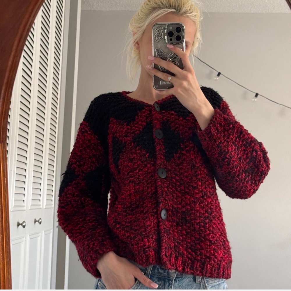 Vintage Cozy Red and Black Women's Sweater Tokyo